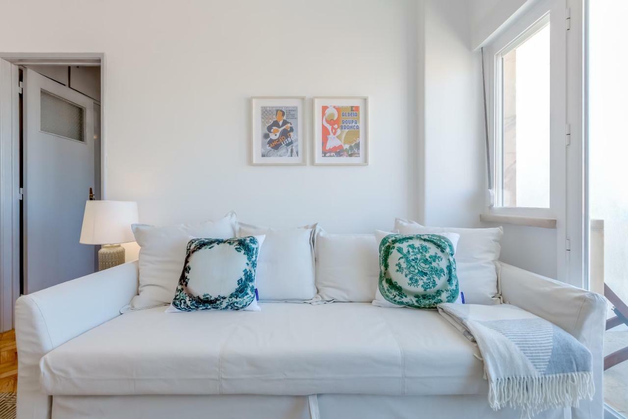 Renovated Sunny Apartment With Amazing Sunset Balcony , By Timecooler Lisbon Exterior photo